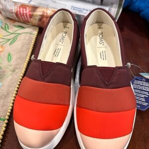TOMS Women's Red and Brown Sneakers